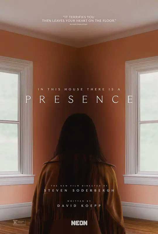 名称：感应 Presence (2024)描述：露丝（刘玉玲 饰）和丈夫克里斯（克里斯·苏利文 饰）带着儿子泰勒（艾迪·马代 饰）和女儿克洛伊（卡莉娜·梁 饰），一家四口一起搬进郊区一处新家